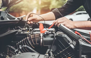 What are the signs of a weak car battery?